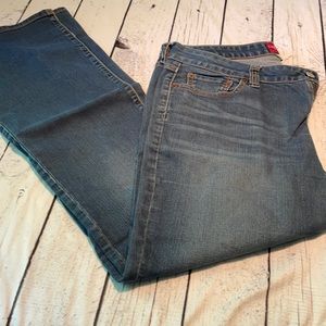 Lucky 🍀 blue jeans. Lola boot. 14/32 regular